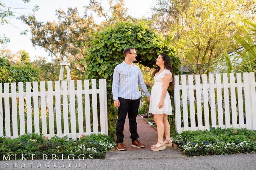 engagement-photos-at-winery-or-vineyard