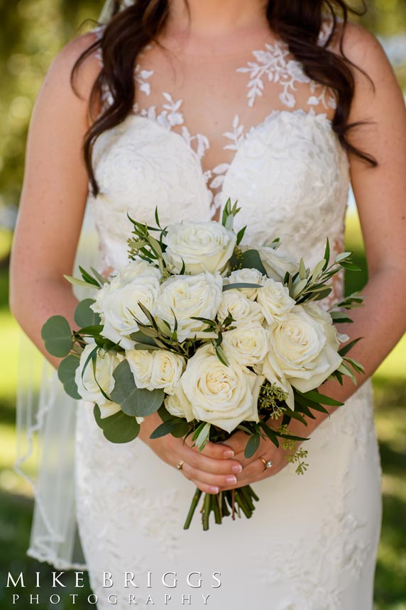 white-rose-bridal-boquet