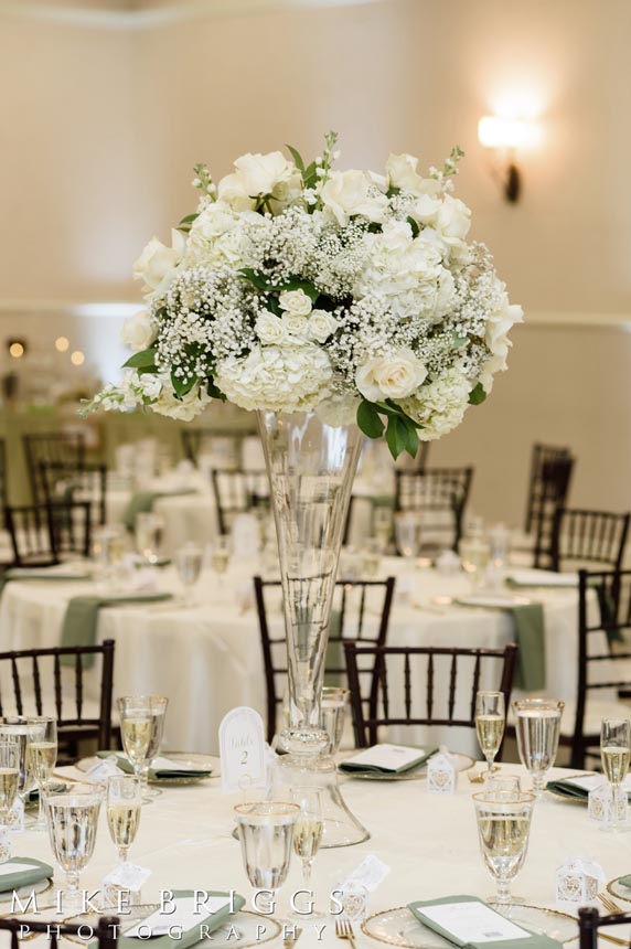 white-rose-centerpieces