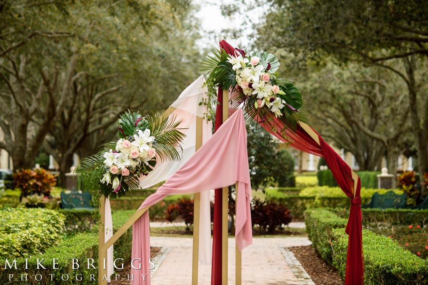 modern-wedding-arch-flowers